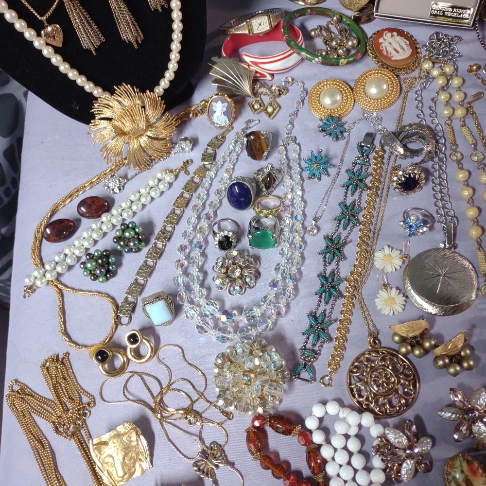 Vintage Jewelry Lot - Picture 10 of 14